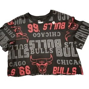NWT Chicago Bulls NBA Women’s Black  All Over Print Front & Back CropTop Sz L